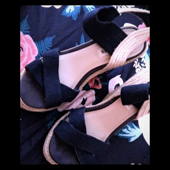 High wedges - Picture 1 of 2